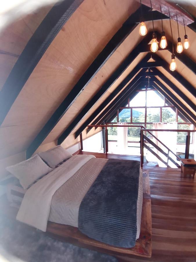 Chale Com Vidros E Hidromassagem Chalet